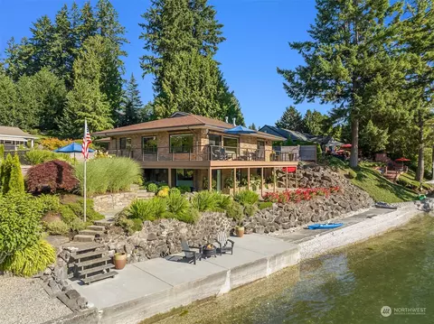 2005 Marine Dr, Bremerton, WA 98312