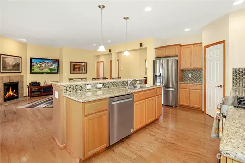 Kitchen - 17112 31st Dr SE, Bothell, WA 98012 photo 5 of 5