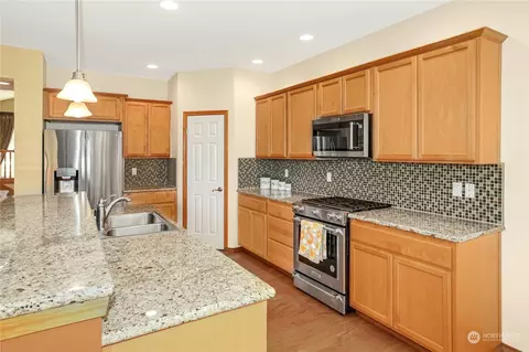 Kitchen - 17112 31st Dr SE, Bothell, WA 98012 photo 2 of 5