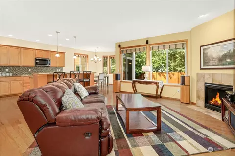 Living - 17112 31st Dr SE, Bothell, WA 98012 photo 2 of 5