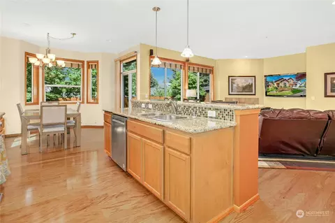 Kitchen - 17112 31st Dr SE, Bothell, WA 98012 photo 4 of 5