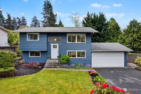 8749 NE 140th St, Kirkland, WA 98034