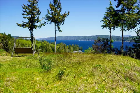 416 Sunrise Ridge Dr, Hoodsport, WA 98548
