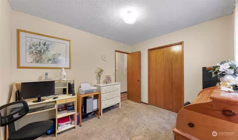 Bedroom - 8665 Kendall Rd, Maple Falls, WA 98266 photo 7 of 7