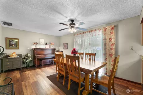 Dining - 8665 Kendall Rd, Maple Falls, WA 98266 photo 3 of 3