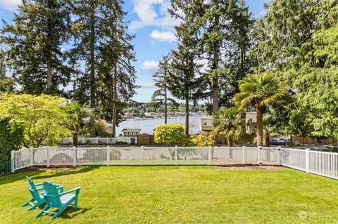 20606 Chief Sealth Dr NE, Indianola, WA 98342