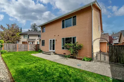 Exterior - 20028 27th Ave SE, Bothell, WA 98012 photo 4 of 5