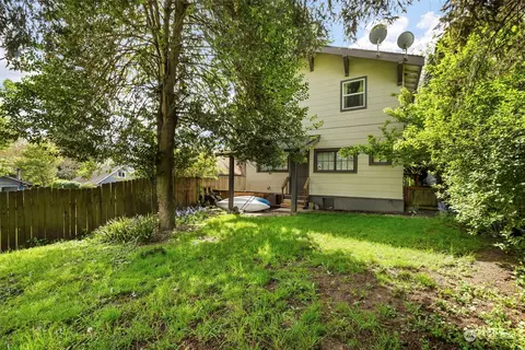 906 15th St, Bremerton, WA 98337