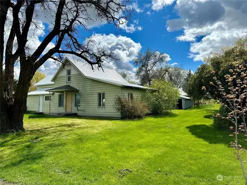 175 SW Railroad St, Creston, WA 99117