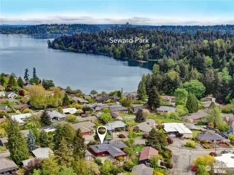 5735 S Hawthorn Rd, Seattle, WA 98118