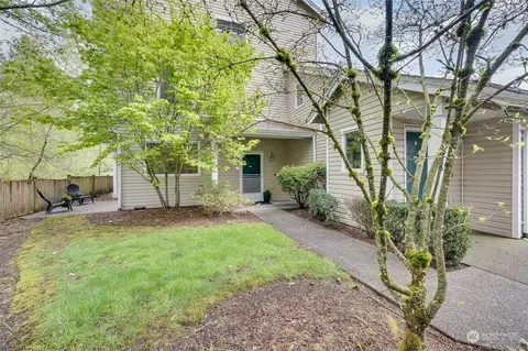 15806 18th Ave W #D101, Lynnwood, WA 98087
