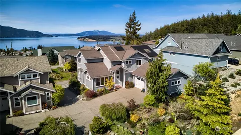 3706 W 11th St, Anacortes, WA 98221