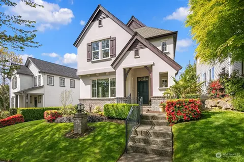 1518 NE Iris St, Issaquah, WA 98029
