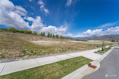 108 Loretta Ln, Chelan, WA 98816
