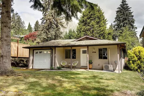 1716 NE 92nd St, Seattle, WA 98115