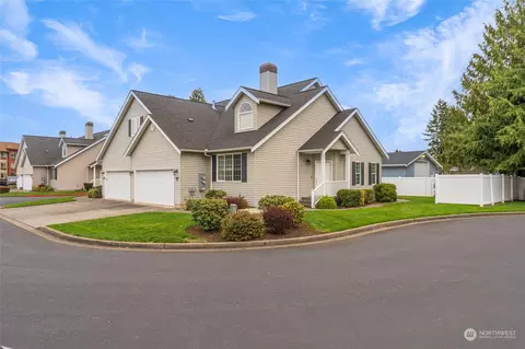 1740 Harrison Pl #B, Lynden, WA 98264