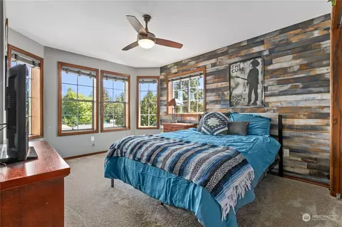 Bedroom - 24202 26th Ave SE, Bothell, WA 98021 photo 3 of 4
