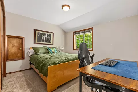 Bedroom - 24202 26th Ave SE, Bothell, WA 98021 photo 4 of 4