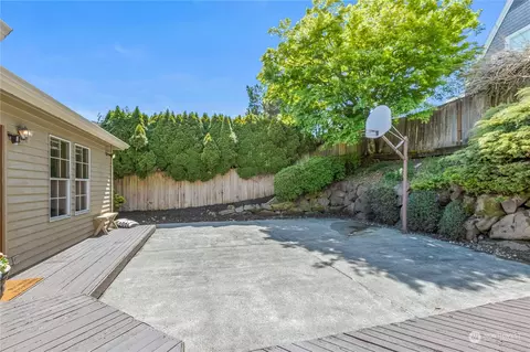 Exterior - 24202 26th Ave SE, Bothell, WA 98021 photo 6 of 9