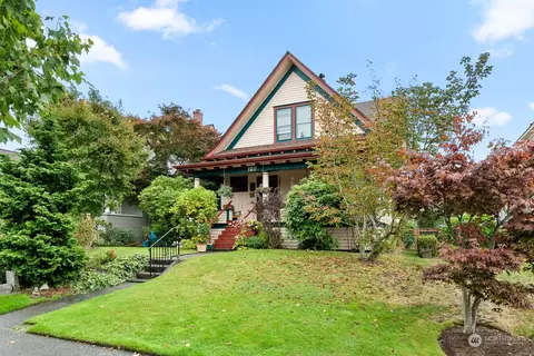 1211 Rucker Ave, Everett, WA 98201
