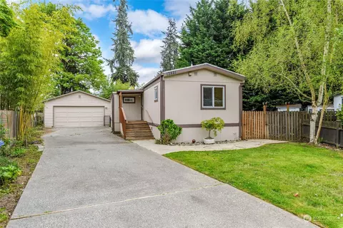 12821 NE 198th Ct, Bothell, WA 98011