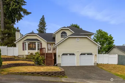 10100 Ashley Cir NW, Silverdale, WA 98383