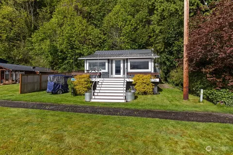 7972 Possession Beach Walk, Clinton, WA 98236