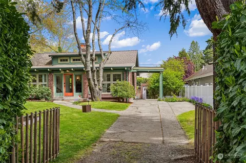 9028 Dayton Ave N, Seattle, WA 98103
