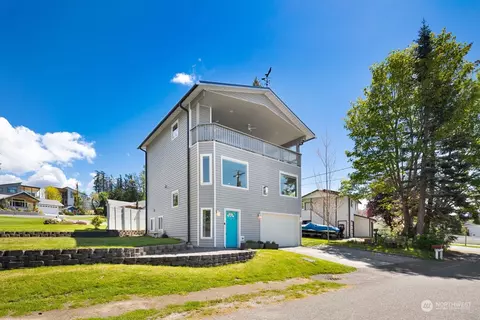 19231 Soundview Dr NW, Stanwood, WA 98292