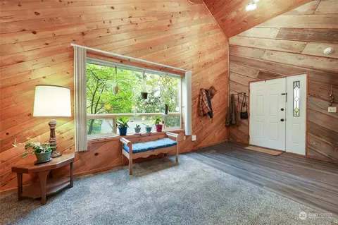 Entry Way - 619 Middle Fork Rd, Onalaska, WA 98570 photo 2 of 4