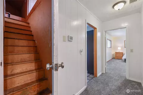 Entry Way - 619 Middle Fork Rd, Onalaska, WA 98570 photo 4 of 4