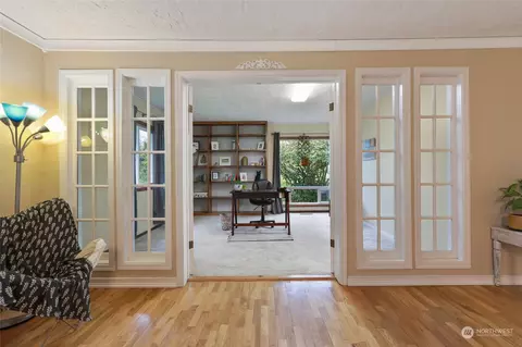 Entry Way - 619 Middle Fork Rd, Onalaska, WA 98570 photo 3 of 4