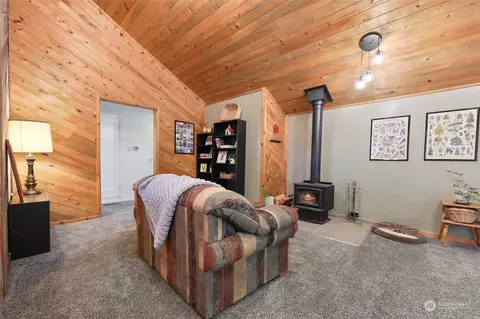 Living - 619 Middle Fork Rd, Onalaska, WA 98570 photo 1 of 2