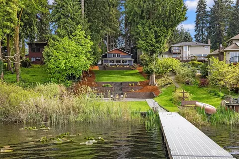 1523 S Lake Stickney Dr, Lynnwood, WA 98087