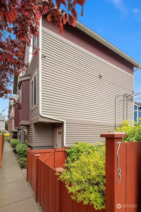 713 N 94th St #A, Seattle, WA 98103