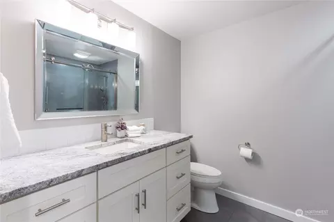 Bath - 8498 Talbot Rd, Edmonds, WA 98026 photo 2 of 2