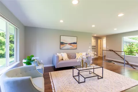 Living - 8498 Talbot Rd, Edmonds, WA 98026 photo 5 of 7