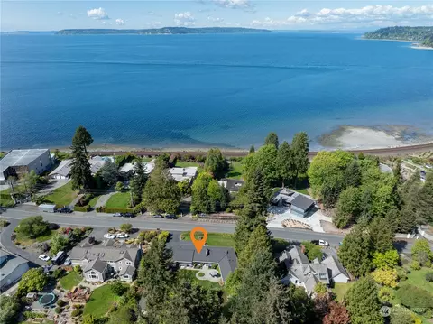 View/Area - 8498 Talbot Rd, Edmonds, WA 98026 photo 2 of 4