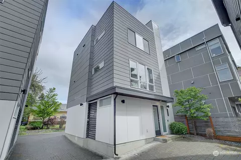 1760 NW 61st St, Seattle, WA 98107