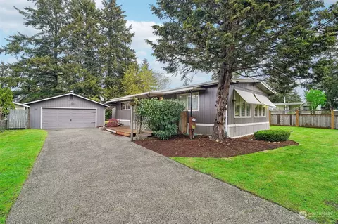 13513 Ridgewood Dr E, Bonney Lake, WA 98391