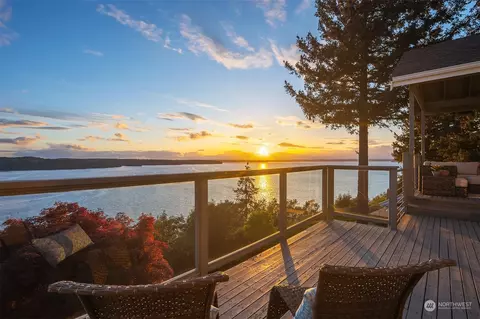 1034 Paiute Trl, Fox Island, WA 98333