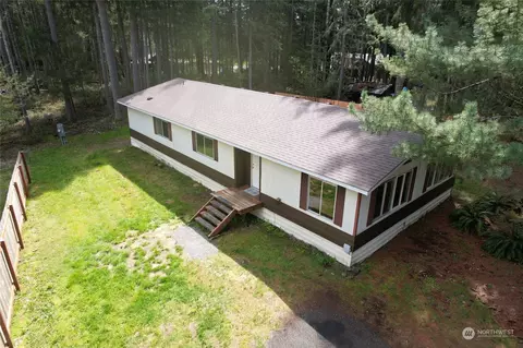 50 N Cod Pl, Hoodsport, WA 98548