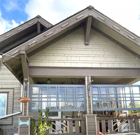 1830 Park Ave, Raymond, WA 98577