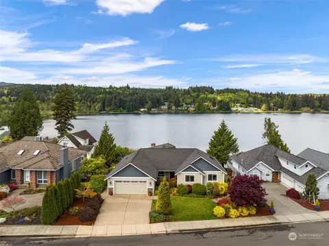 6068 Osprey Cir, Bremerton, WA 98312