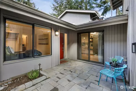 163 140th Pl NE, Bellevue, WA 98007