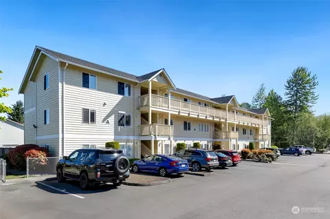 Exterior - 9727 18th Ave W #A201, Everett, WA 98204 photo 3 of 3