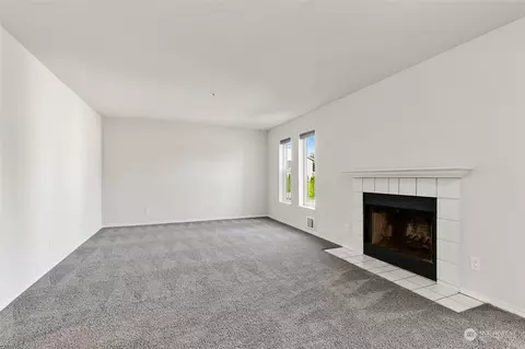 9727 18th Ave W #A201, Everett, WA 98204