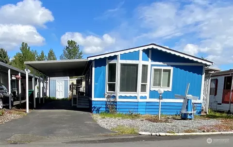 5900 64th St NE #111, Marysville, WA 98270