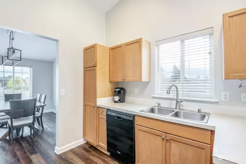 Kitchen - 19932 83rd Ave E, Spanaway, WA 98387 photo 3 of 4