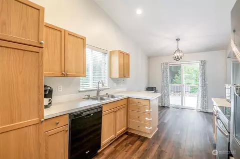 Kitchen - 19932 83rd Ave E, Spanaway, WA 98387 photo 1 of 4